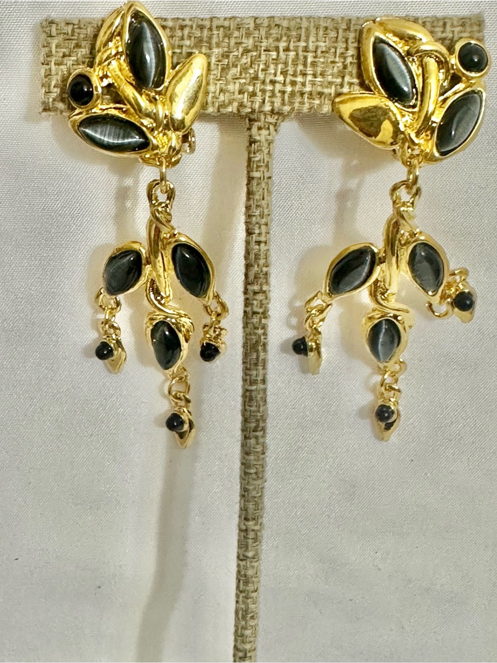 Vintage Gold-Plated Black Cats Eye Stone Leaf Drop Earrings